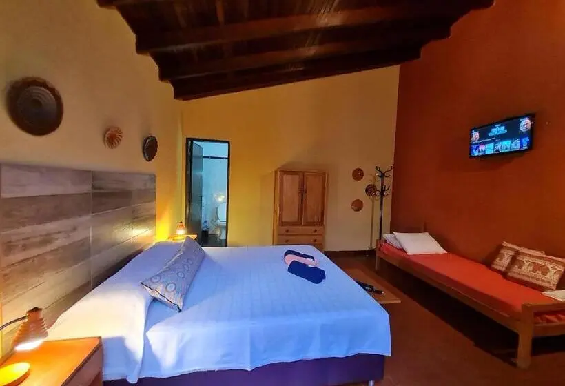 اتاق راحتی سه تخته, Nomada Hostel