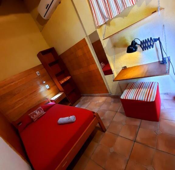 اتاق استاندارد یک تخته با سرویس بهداشتی مشترک, Nomada Hostel