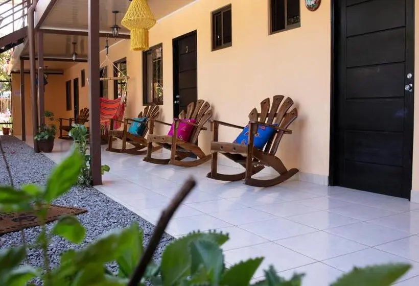 اتاق خانوادگی, Roxy S Bed & Breakfast