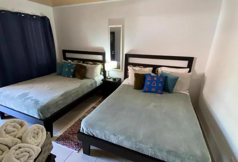 اتاق خانوادگی, Roxy S Bed & Breakfast