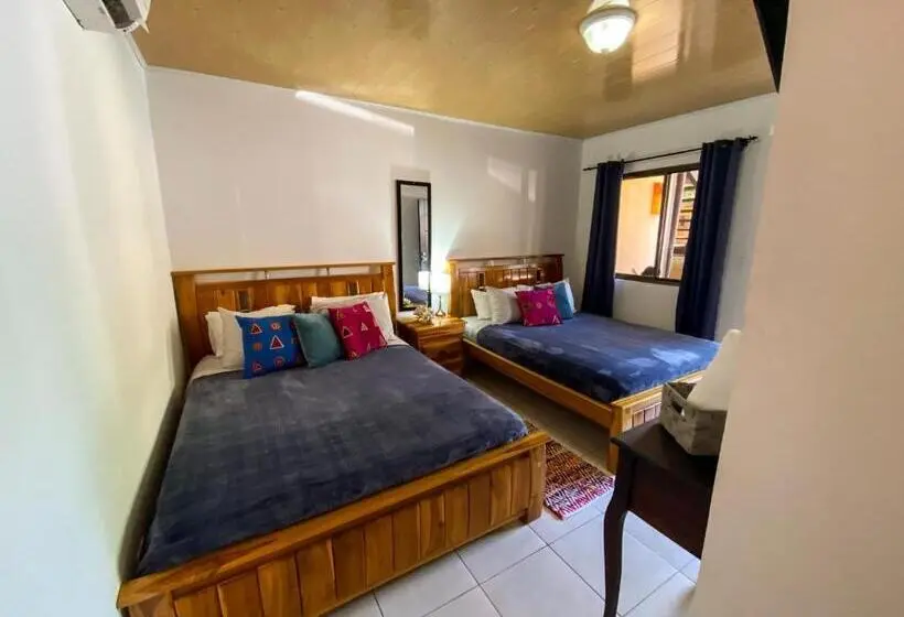 اتاق خانوادگی, Roxy S Bed & Breakfast