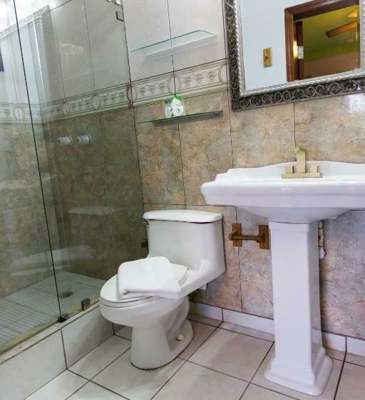 اتاق لوکس با تخت بزرگ, Sea Eye Hotel   Tropical Building