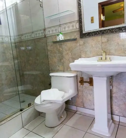 اتاق لوکس با تخت بزرگ, Sea Eye Hotel   Tropical Building