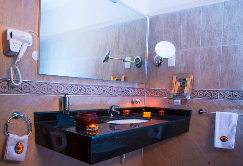 غرفة قياسية سرير كينج, Sunrise Beach Resort