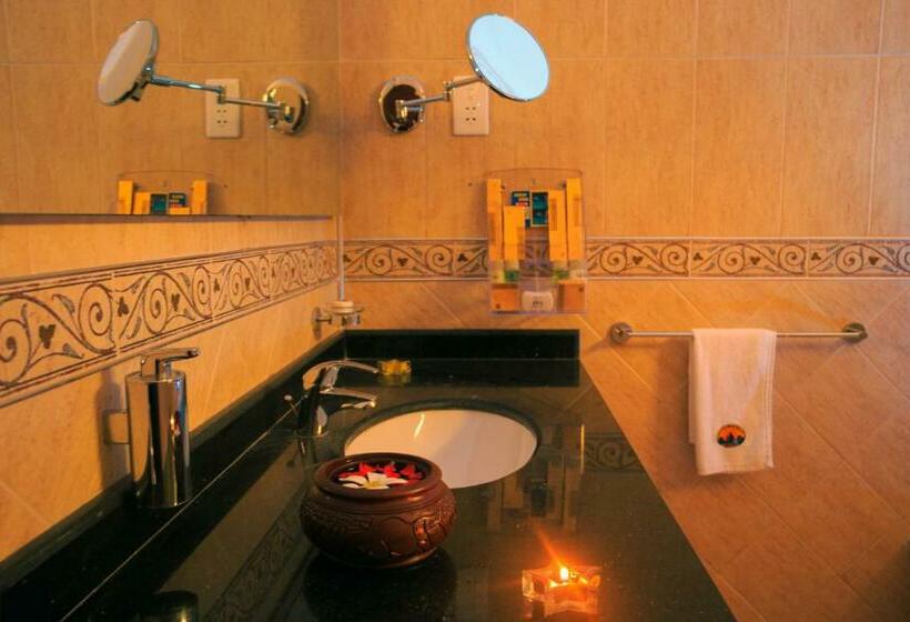 غرفة قياسية سرير كينج, Sunrise Beach Resort