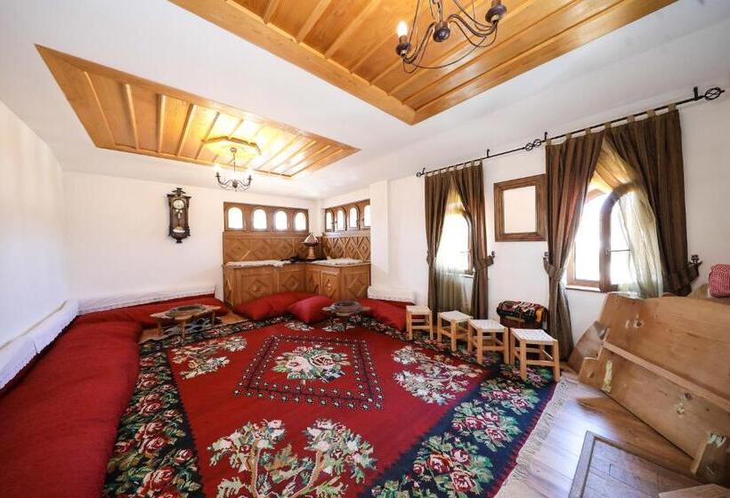 سوییت, çarshia E Jupave