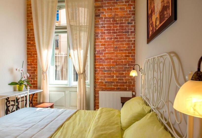 غرفة قياسية, Post House Rooms