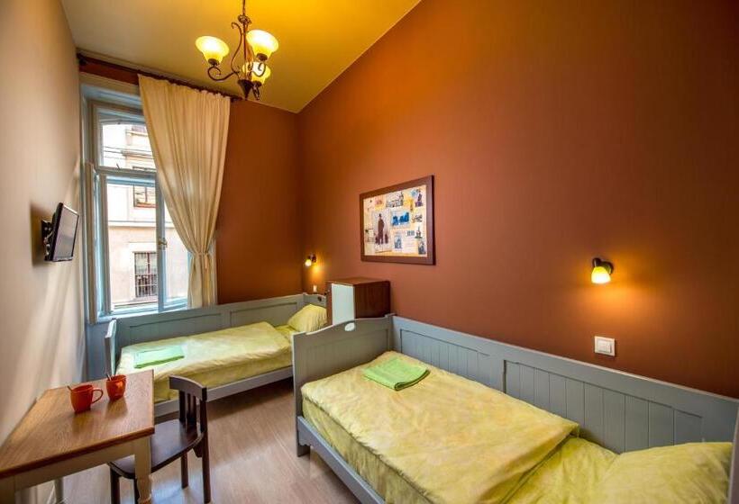 غرفة قياسية, Post House Rooms