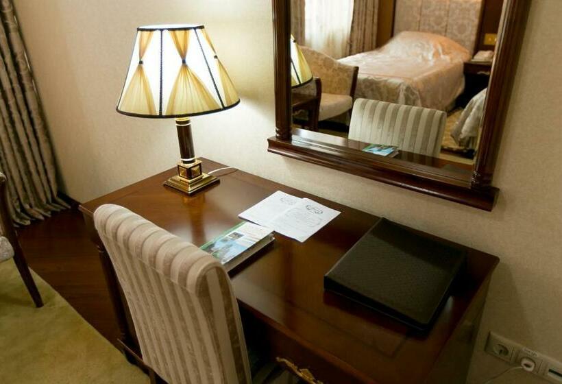 سوئیت جونیور کلاسیک, Allureinn Hotel And Spa
