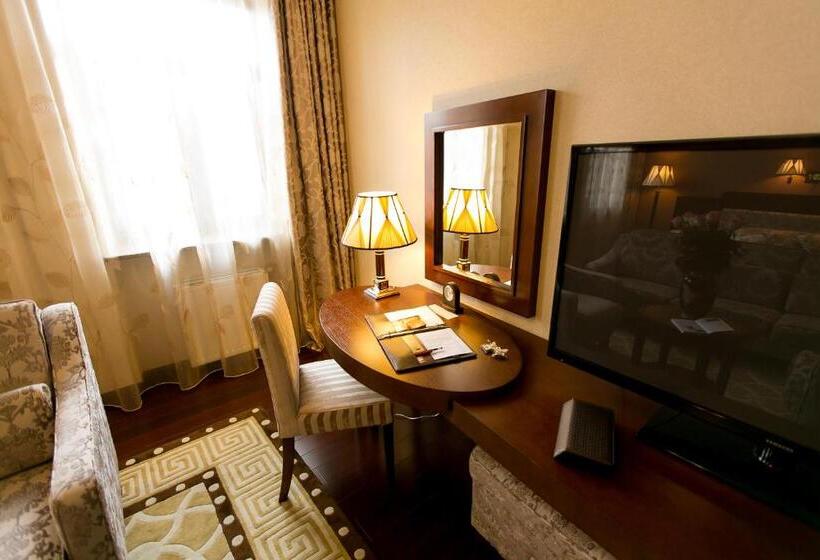 סוויטה עם נוף לעיר, Allureinn Hotel And Spa