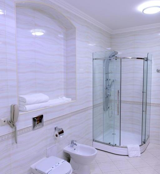 סוויטה עם ג'קוזי, Allureinn Hotel And Spa