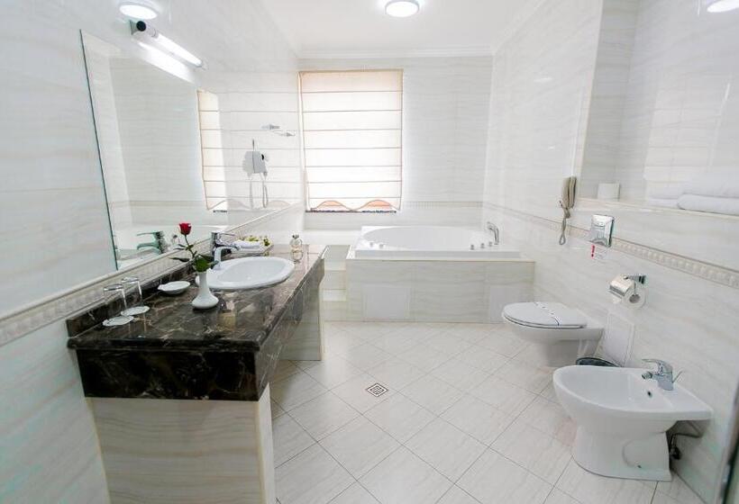 סוויטה עם ג'קוזי, Allureinn Hotel And Spa