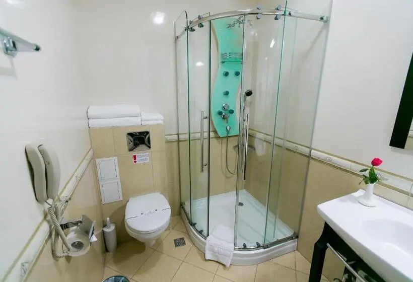 سوییت جونیور با چشم‌انداز شهر, Allureinn Hotel And Spa