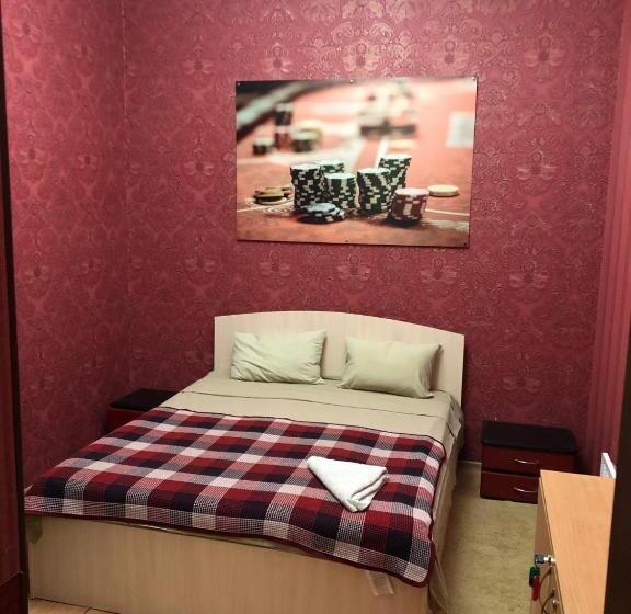 اتاق اکونومی, Greek Hotel Hostel