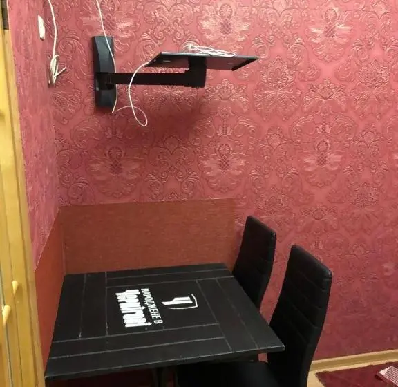 اتاق اکونومی, Greek Hotel Hostel