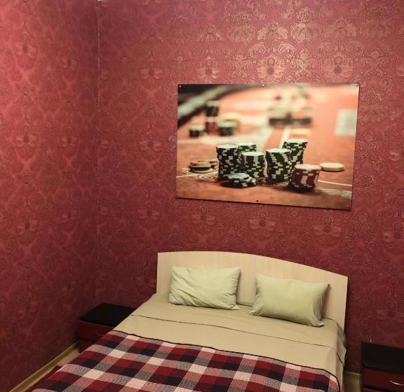 اتاق اکونومی, Greek Hotel Hostel