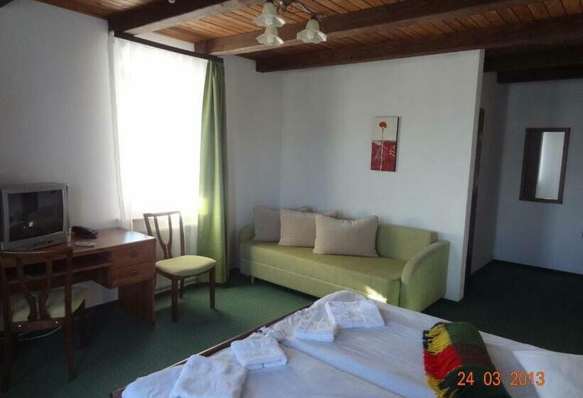 سوییت جونیور, Alpenhof Pansion