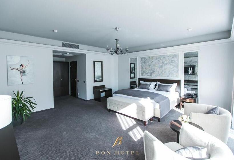 اتاق سوپریور, Bon