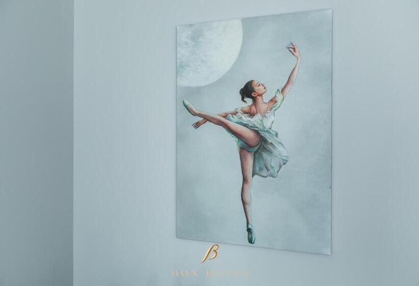 اتاق سوپریور, Bon