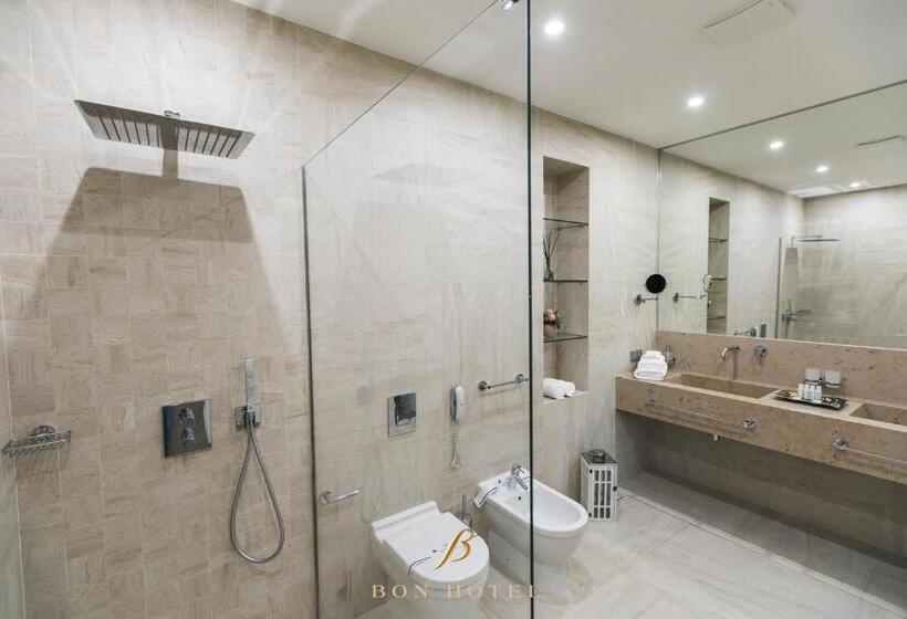 سوییت اجرایی, Bon