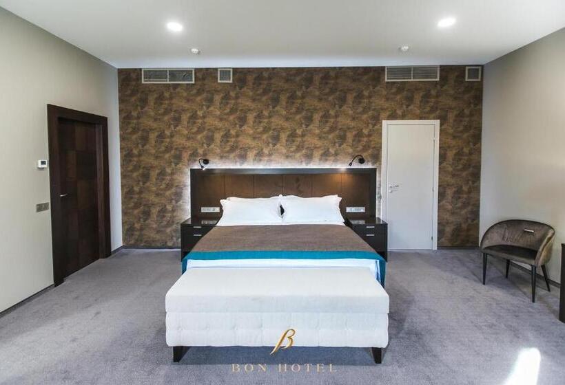 سوییت اجرایی, Bon