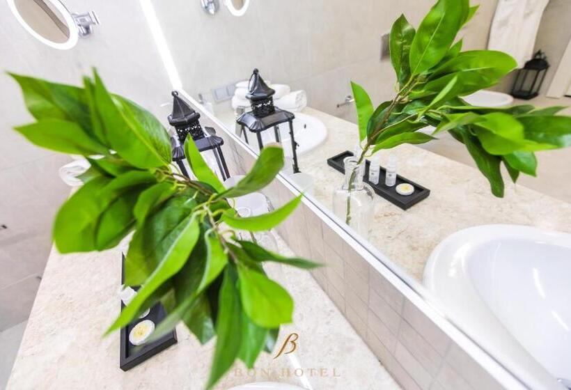 سوییت جونیور لوکس, Bon