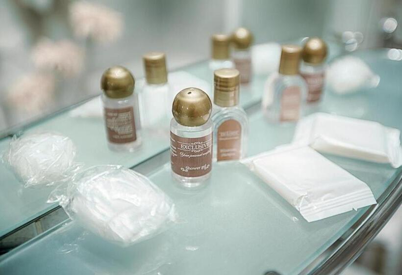 اتاق استاندارد یک نفره, Britaniya