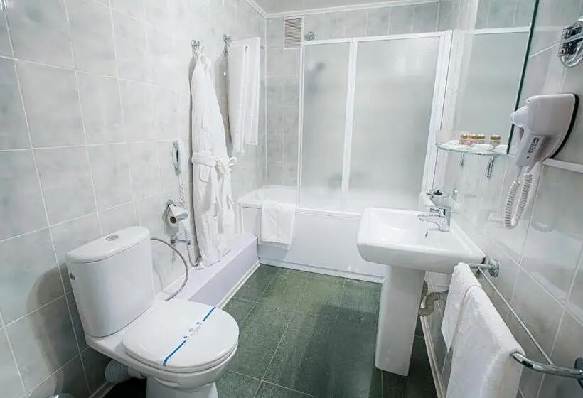 Standard-huone, Britaniya