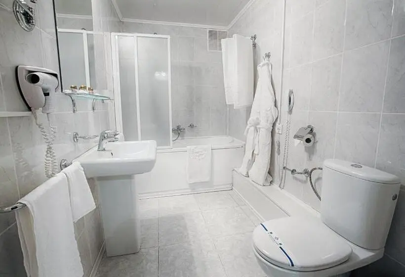 Standard-huone, Britaniya