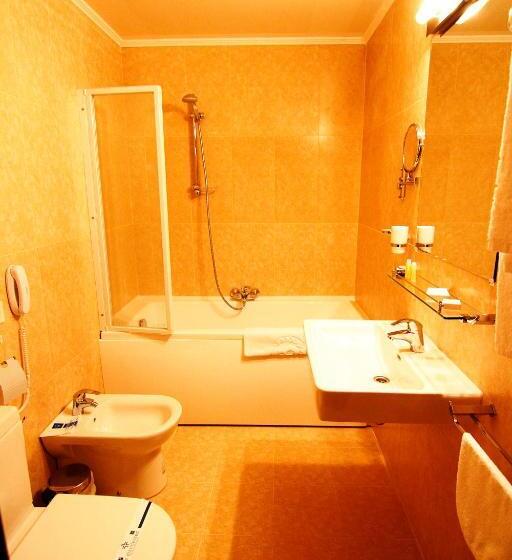 اتاق پرمیوم, Britaniya