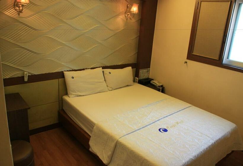 스탠다드 룸, Coups