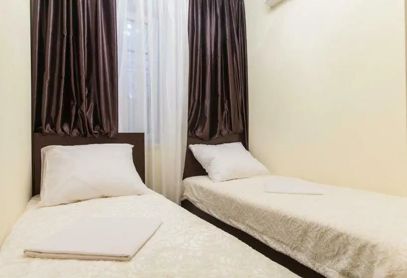 اتاق اکونومی, Cristal