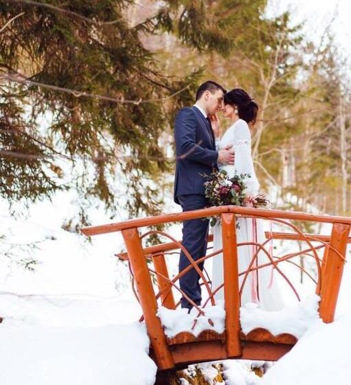 اتاق اکونومی, Dykyi Med