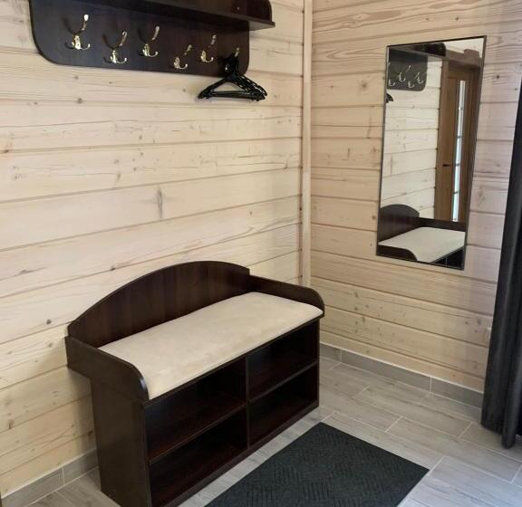 کلبه ییلاقی, Dykyi Med