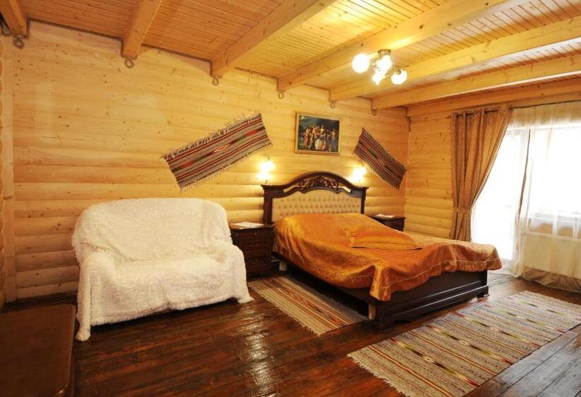 سوئیت جونیور با چشمانداز کوهستان, Dykyi Med