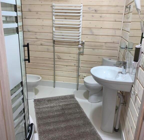 کلبه ییلاقی, Dykyi Med