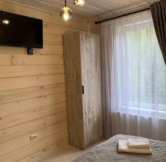 کلبه ییلاقی, Dykyi Med