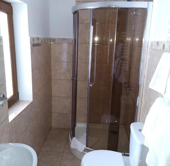 اتاق عادی, Dykyi Med