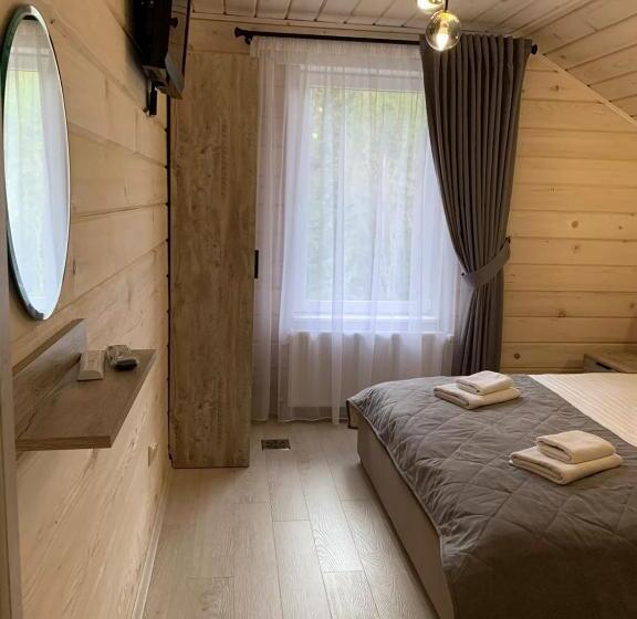 کلبه ییلاقی, Dykyi Med