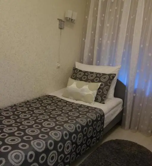 اتاق اکونومی یک تخته, Enrico