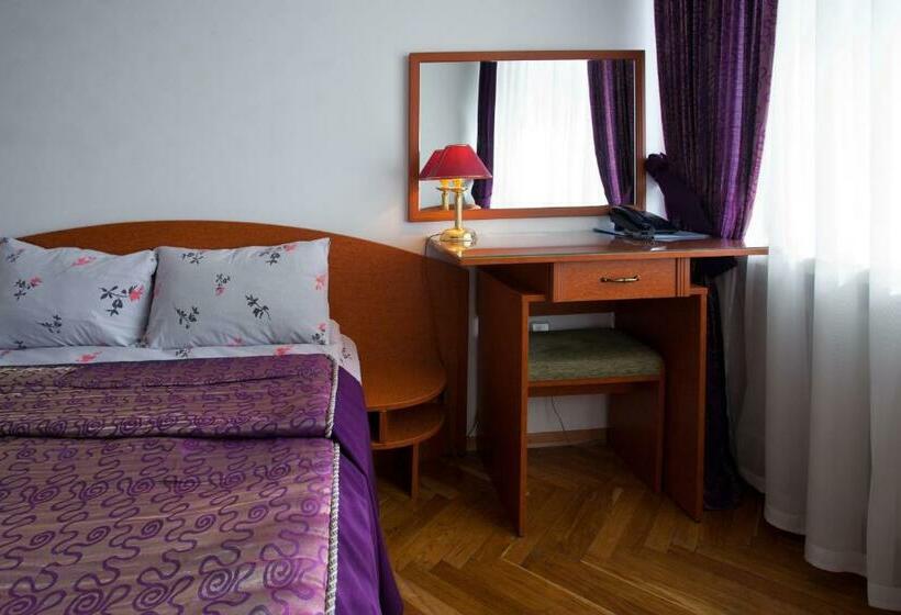 Habitación Estàndard Individual, Hetman