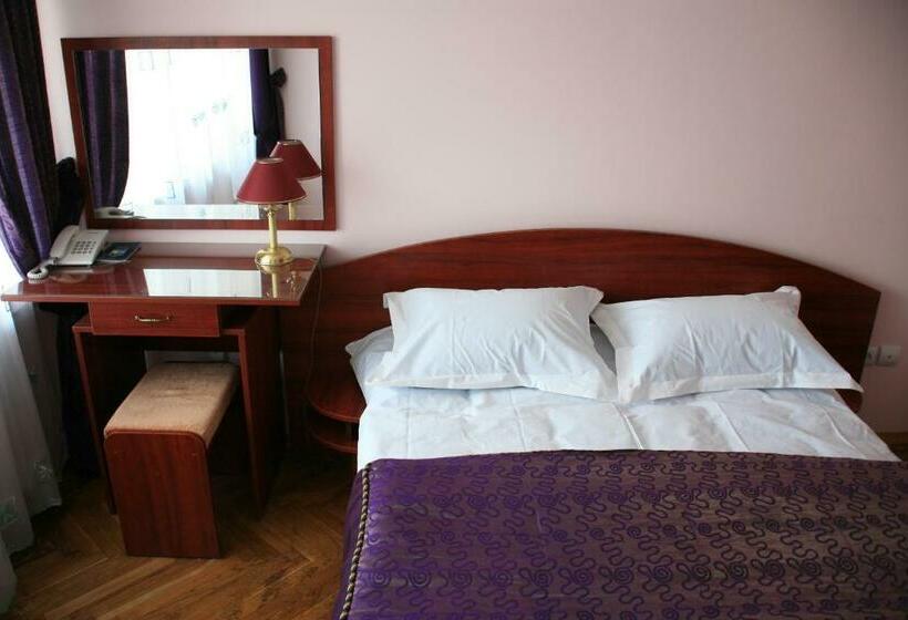 Habitación Estàndard Individual, Hetman