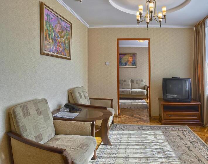 Suite Familiar, Hetman