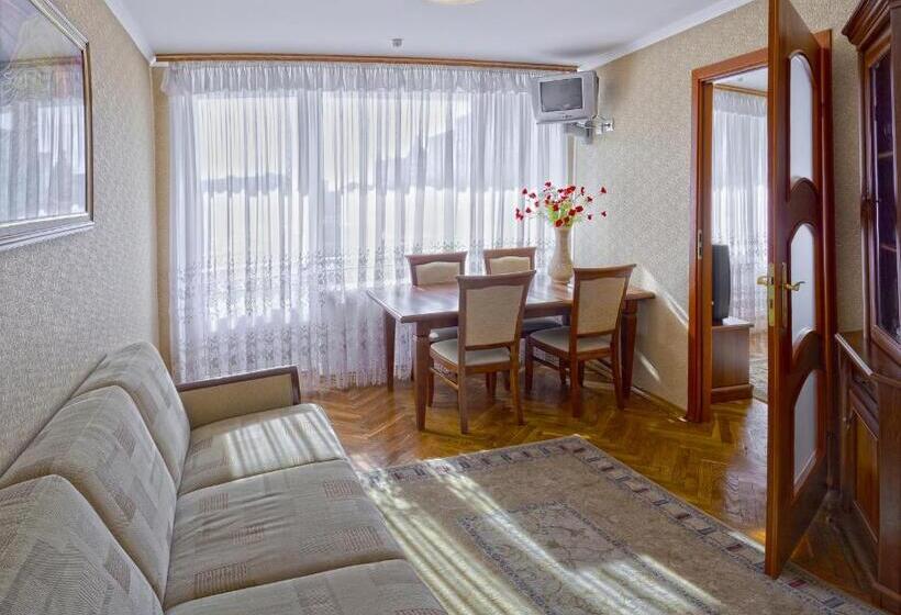 Suite Familiar, Hetman