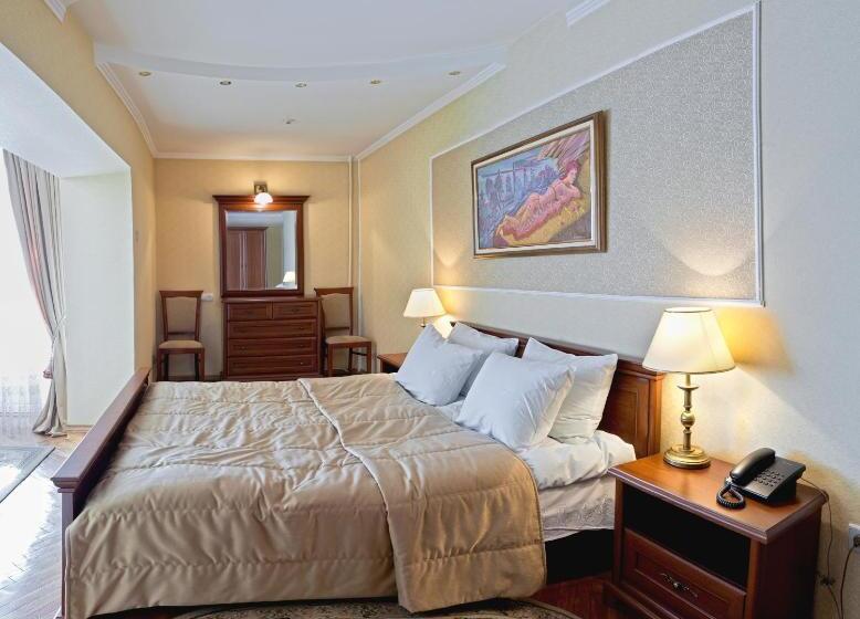 Suite Familiar, Hetman