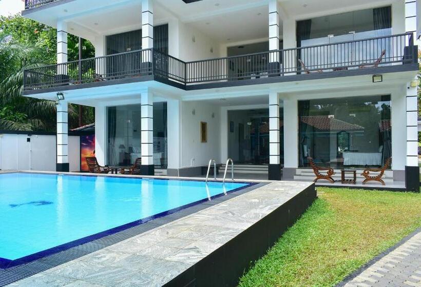 디럭스 룸, Minuri Villa