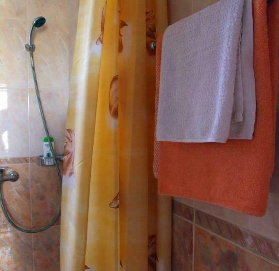 اتاق اکونومی, Nautilus