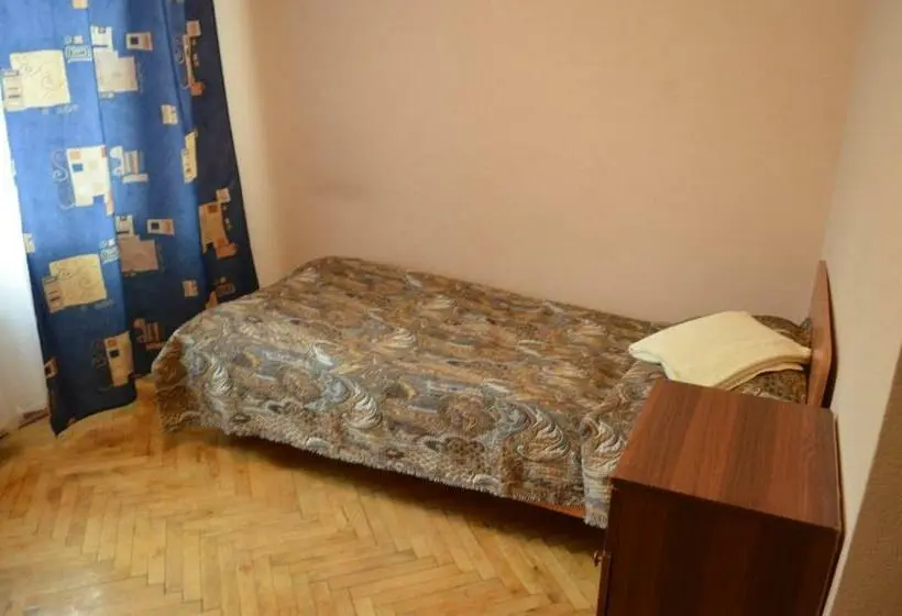اتاق اکونومی یک تخته, Predslava