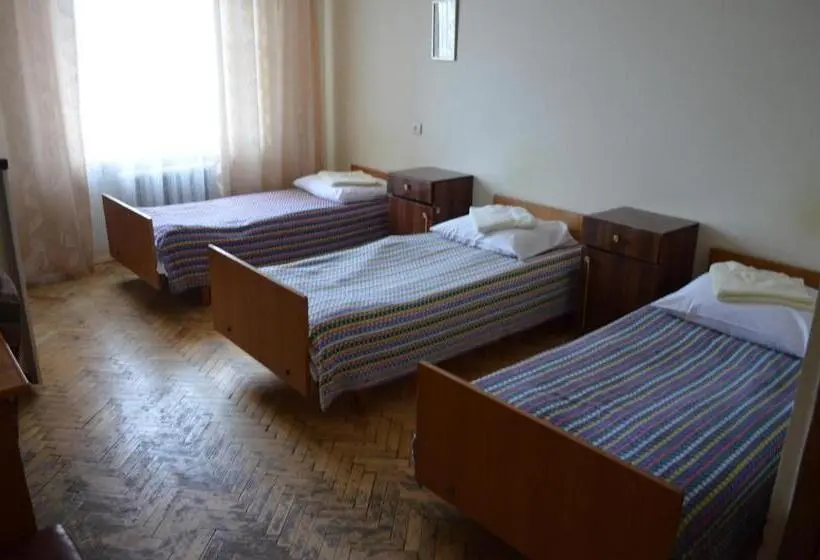 Economy Triple Room