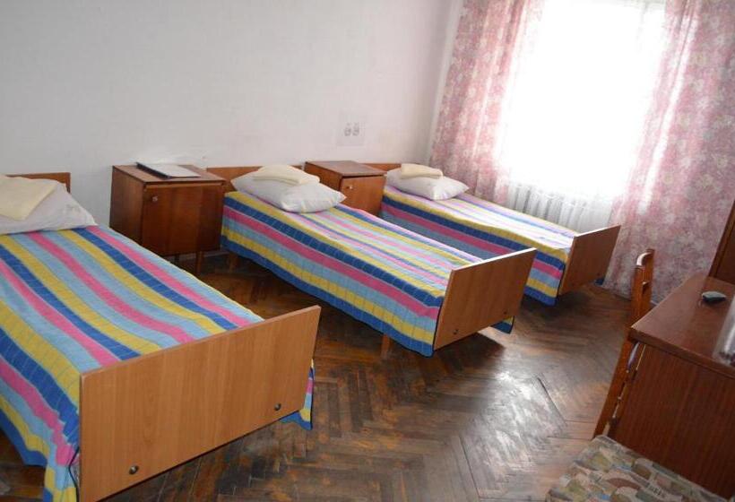 Economy Triple Room, Predslava